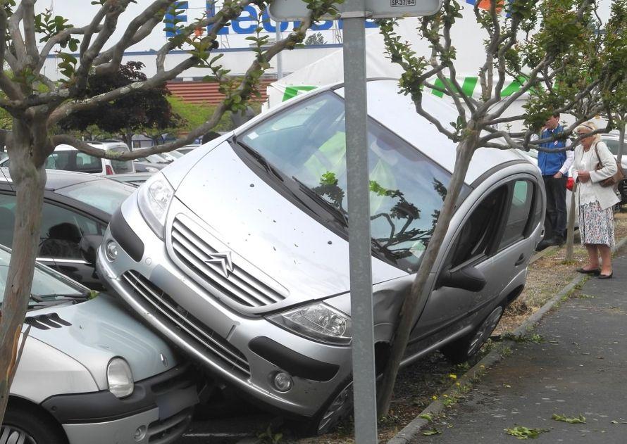50 Hilarious Parking Fails That Will Make You Think Twice Before Driving