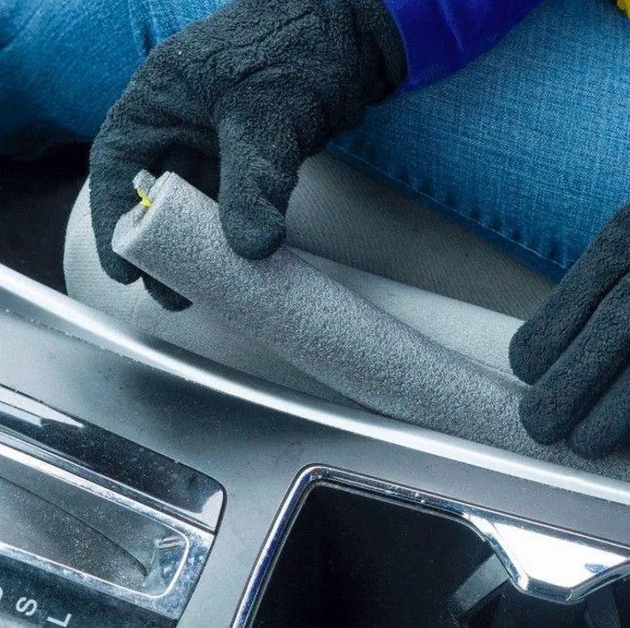 22. A way to Prevent Small Objects from Falling Between the Seats.jpg?format=webp