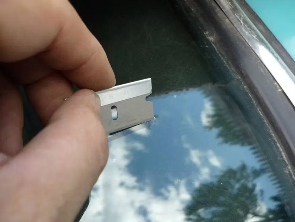 34. Clean the Windscreen with a Razor Blade.jpg?format=webp