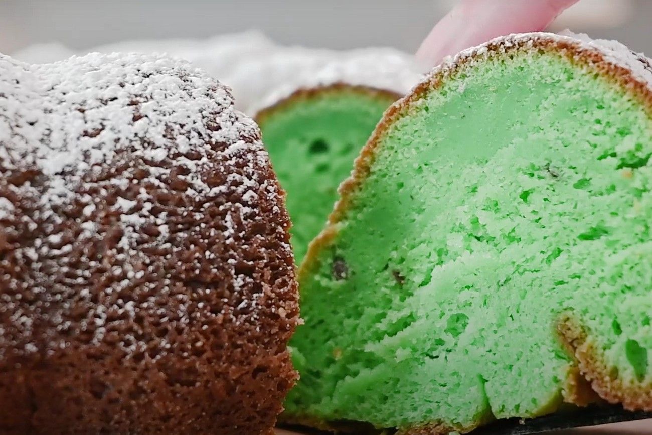 Cake in green color.jpg