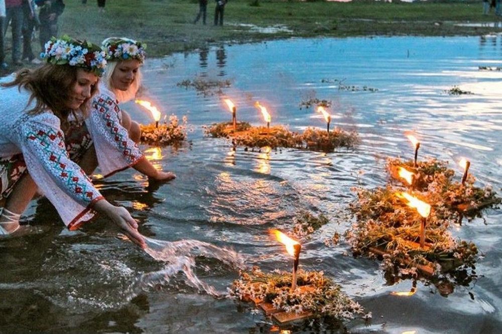 Ах якая над гайнай купальская ноч верш. Купальская ночь 2023. Обряд. Купала. Ночь на Ивана Купала.